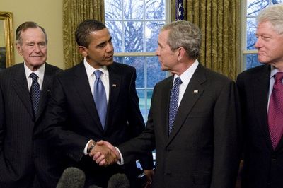 bush_hosts_obama_former_presidents_white_house_aiyyltxh7hcl.jpg